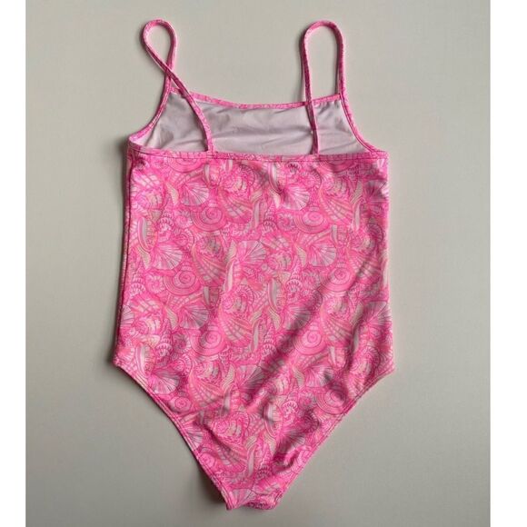 📌3/25 Vineyard Vines Girl Pink Shell Printed One Piece Ruffled Neck Swimsuit - Picture 3 of 10